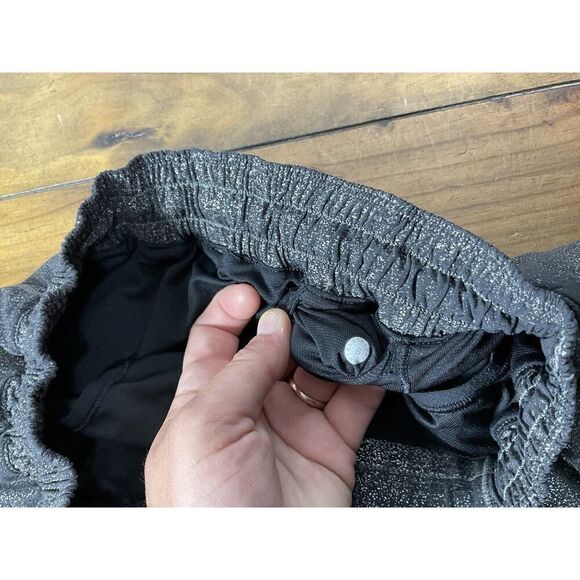Lululemon Hotty Hot Shorts Metallic Black Size 6 - Picture 4 of 12